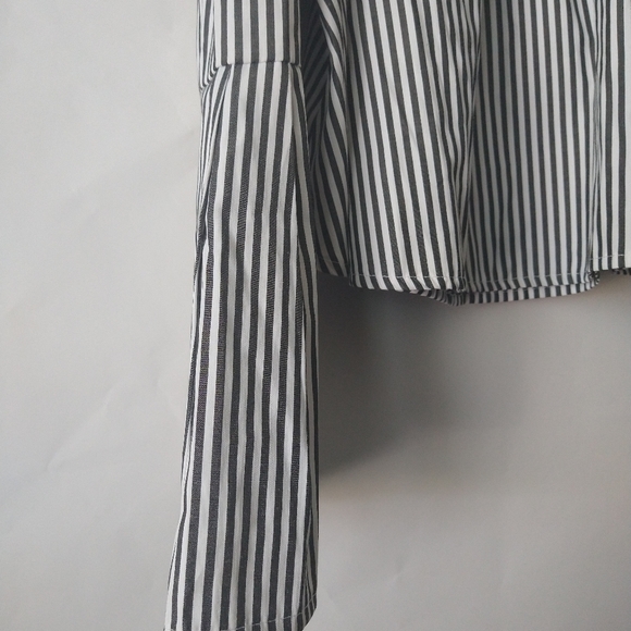 Bebe Off the shoulder Striped Crop Top - Picture 9 of 12